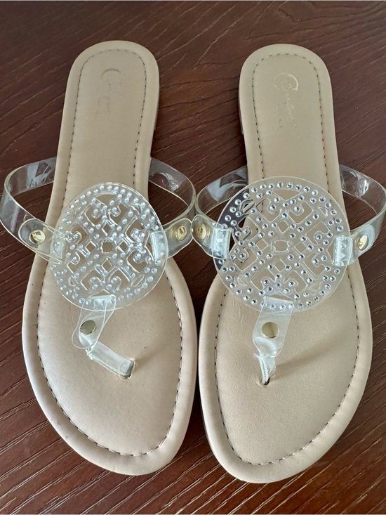 C Est. 1946 Shoes - Clear & Gold Jelly Embellished Thong Sandals - Beige Footbed, Womens Size 8